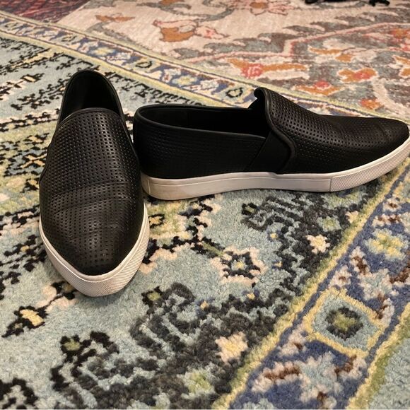 Vince women’s Slip-on Sneaker size 6 - Picture 2 of 7